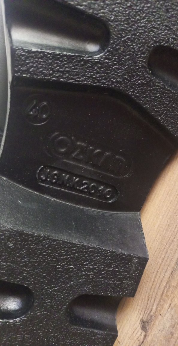 Asker Botu, Siyah Erkek Bot - Görsel 5