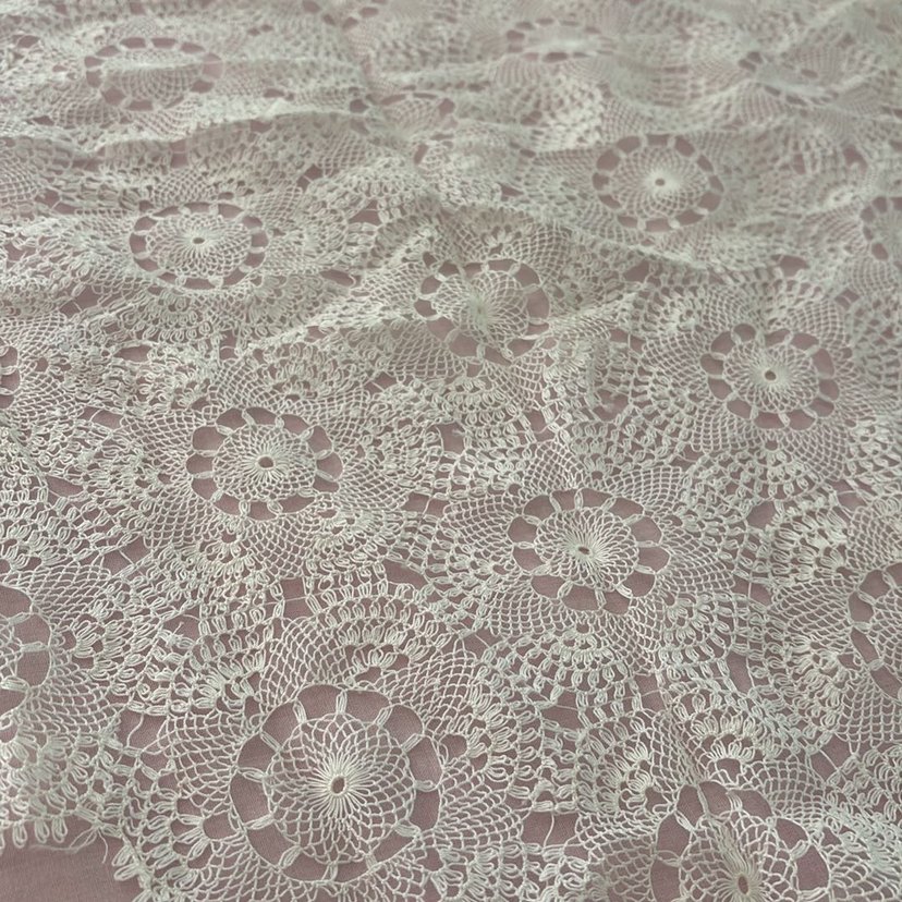 Beyaz Nakışlı Bohem Dantel Örtü - Görsel 2