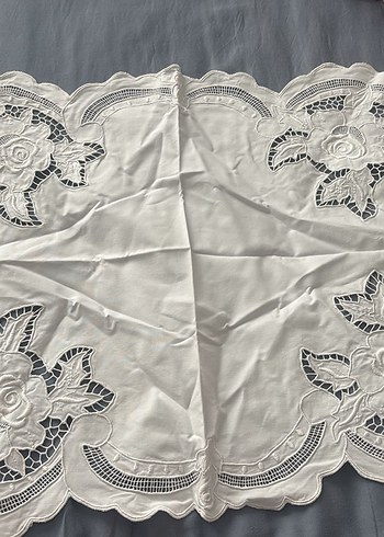 Bohem Beyaz Nakışlı Masa Örtüsü - Görsel 4