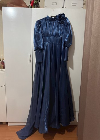 Uzun Kollu Yüksek Yakalı Mavi Abiye Elbise - Görsel 3