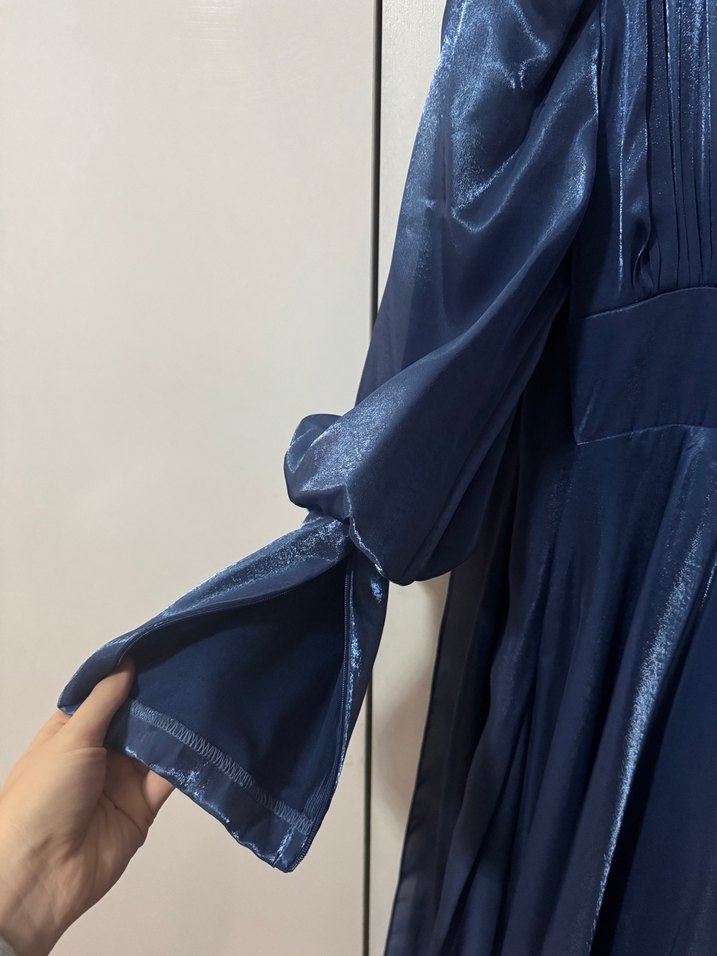 Uzun Kollu Yüksek Yakalı Mavi Abiye Elbise - Görsel 5