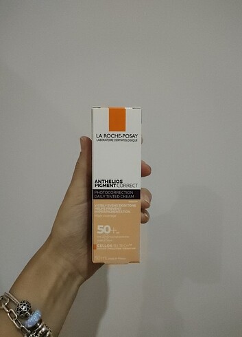 Beden Renk La Roche Posay Anthelios Pigment Correct