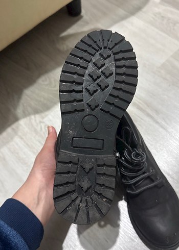 Siyah Deri Kadın Bot - Görsel 4