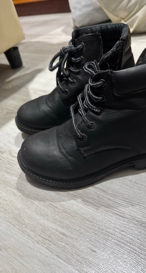 Siyah Deri Kadın Bot - Görsel 5