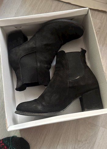 Siyah Süet Topuklu Bot - Görsel 3