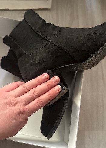 Siyah Süet Topuklu Bot - Görsel 2