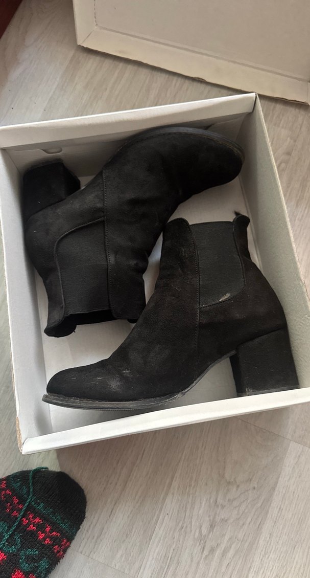 Siyah Süet Topuklu Bot - Görsel 3