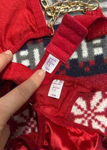 Kırmızı Parlak Mini Sütyen ve Tanga Takımı - Görsel 2