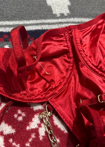 Kırmızı Parlak Mini Sütyen ve Tanga Takımı - Görsel 5