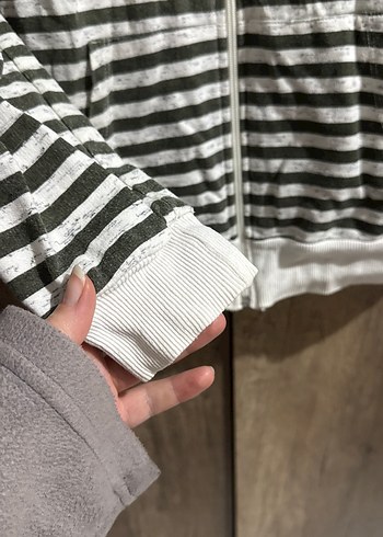 Haki Çizgili Kapüşonlu Fermuarlı Kadın Ceket - Görsel 3