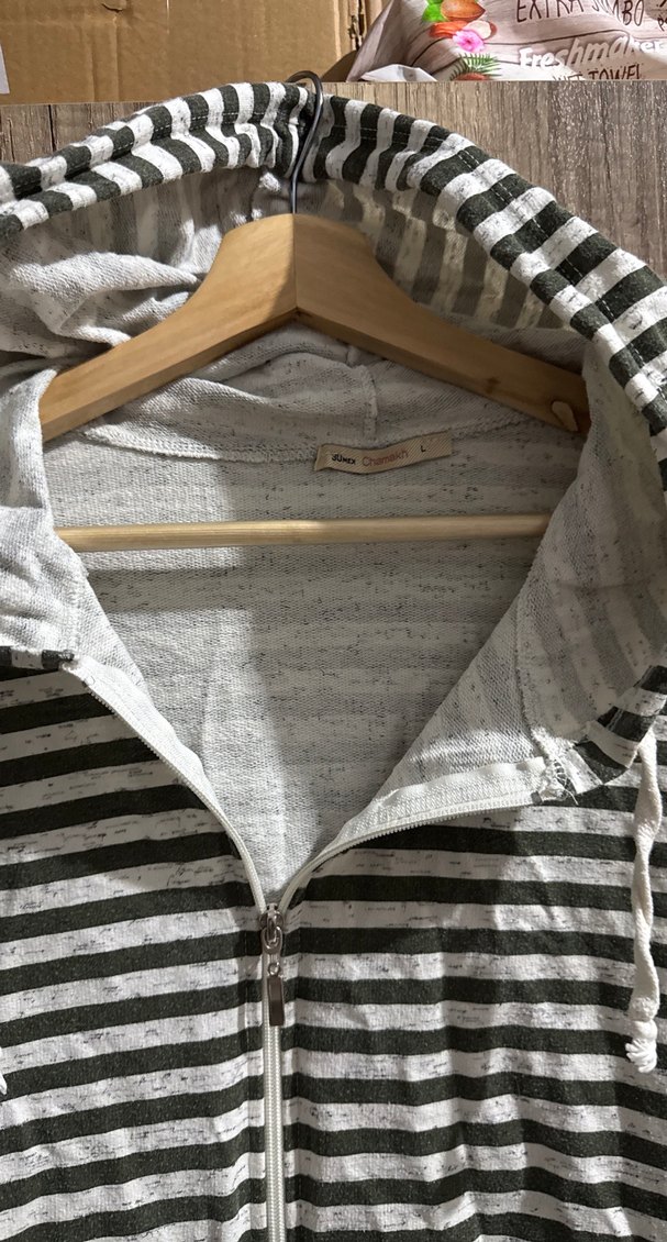 Haki Çizgili Kapüşonlu Fermuarlı Kadın Ceket - Görsel 4