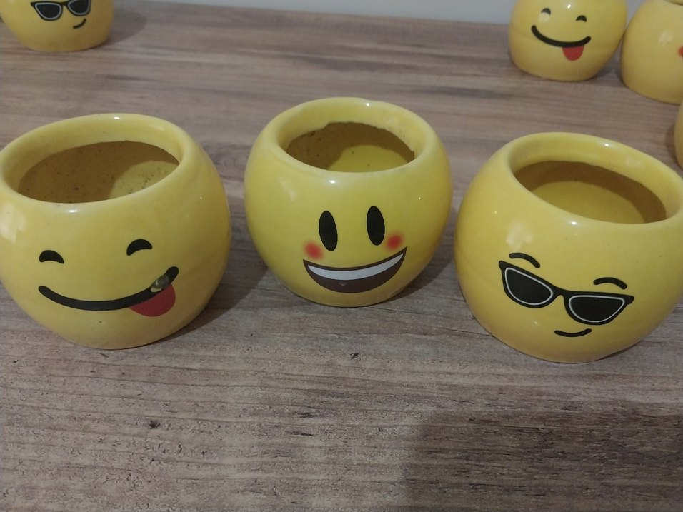 Emoji desenli sarı seramik saksılar - Görsel 4