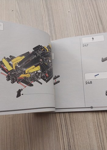 LEGO Technic Sarı Yarış Arabası 42151 - Görsel 11