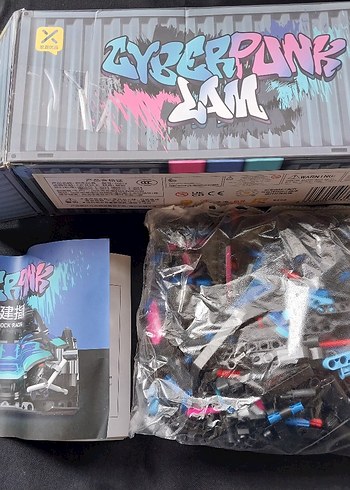 Çok Renkli Cyberpunk Lego Araba Seti - Görsel 3