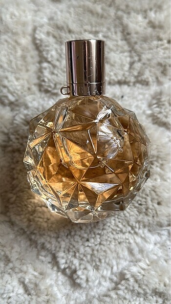 Ariana Grande parfüm