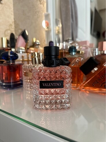 Valentino Donna Born İn Roma