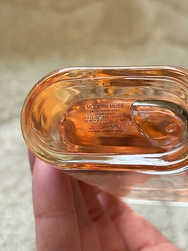 Beden Estee Lauder Modern Muse Edp