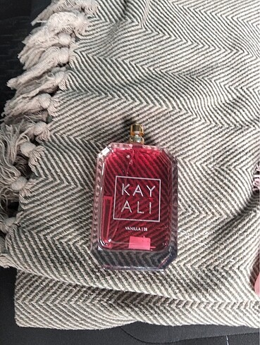 Kayali Vanilla 28
