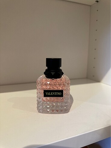 Valentino Donna Born İn Roma