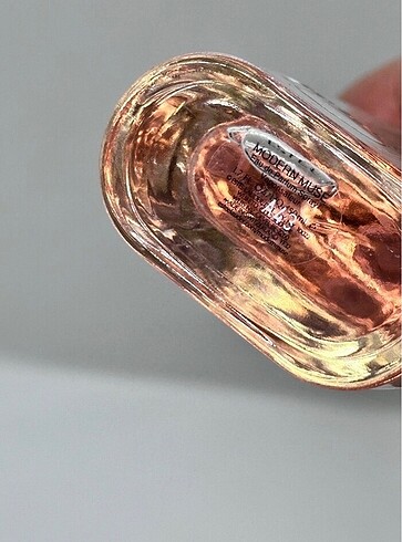  Beden Estee Lauder Modern Muse Edp