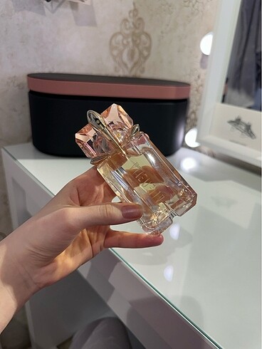 Mugler Alien Flora Futura