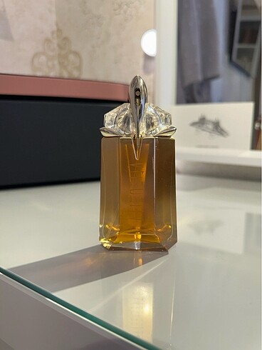 Mugler Alien Goddess