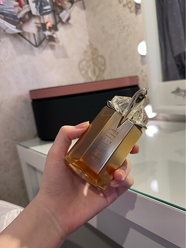 Beden Renk Mugler Alien Goddess