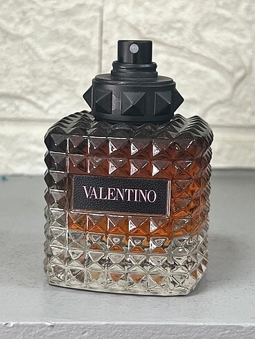 Valentino Donna Born İn Roma İntense