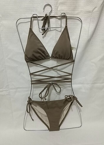 Belden bağlamalı üçgen bikini takımı 
