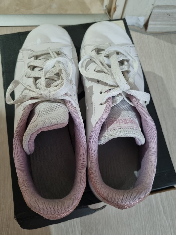 Adidas tenis ayakkabısı - Görsel 2