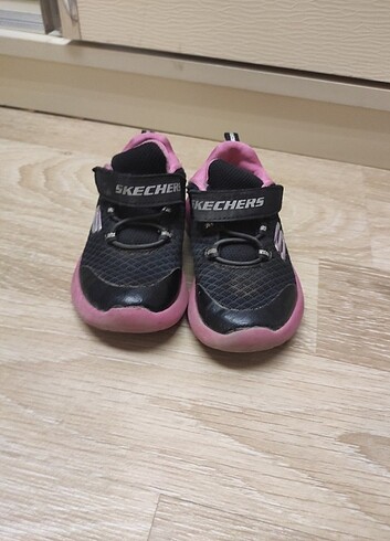 Skechers spor ayakkabı 