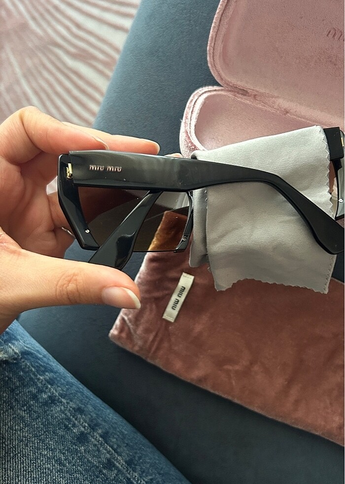 Miu miu güneş gözlüğü - Görsel 4