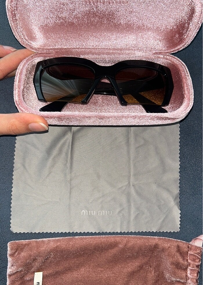 Miu miu güneş gözlüğü - Görsel 2