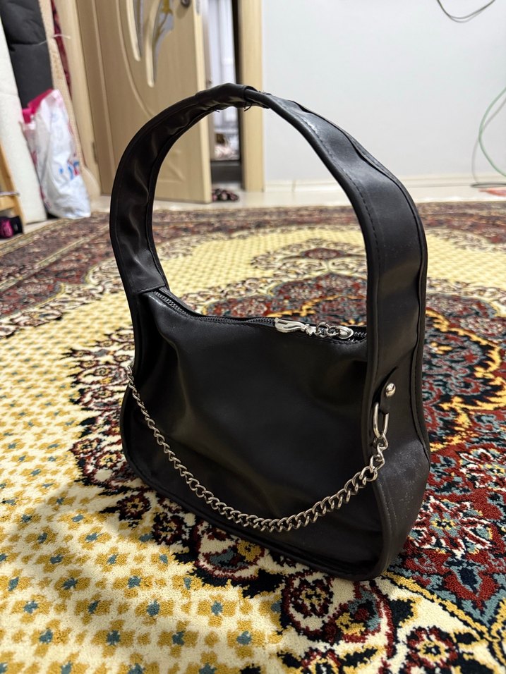 Siyah kol çantası - Görsel 2