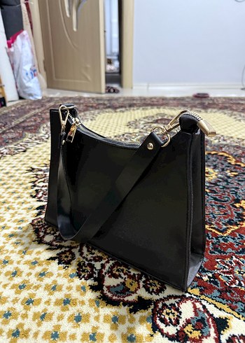 Siyah kol çantası - Görsel 2