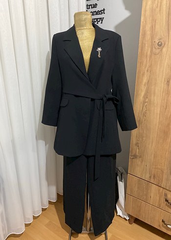 Mango Ceketli Takim