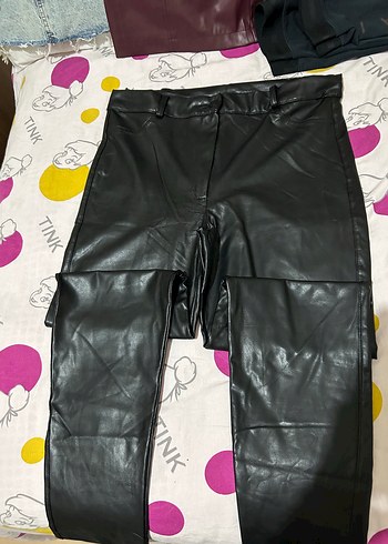 m Beden Kadın Siyah Deri Kemerli Pantolon