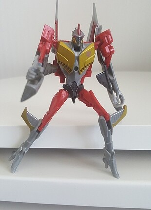 TRANSFORMERS Starscream 