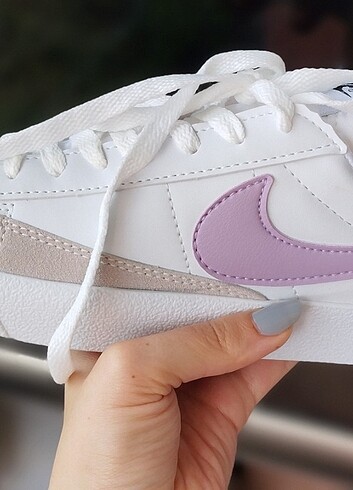Nike Beyaz lila spor ayakkabı