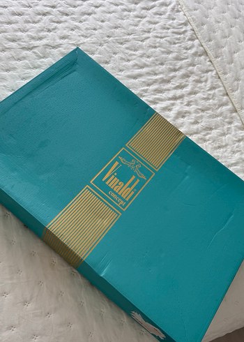 Nakışlı Beyaz Masa Örtüsü - Görsel 5