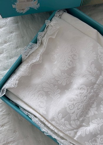 Nakışlı Beyaz Masa Örtüsü - Görsel 3