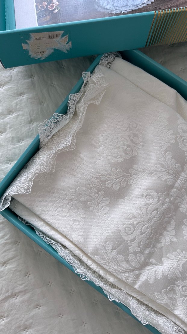 Nakışlı Beyaz Masa Örtüsü - Görsel 3