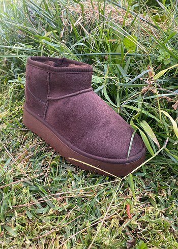 38 Beden UGG bot