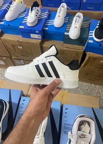 37 Beden Adidas Sneakers