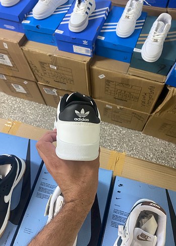 37 Beden beyaz Renk Adidas Sneakers