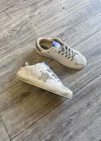 Golden Goose Deluxe ürünü
