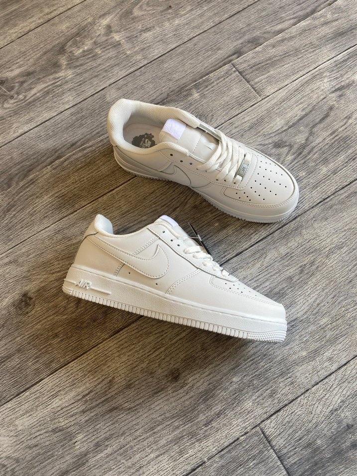 Nike Air Force 1 Beyaz Spor Ayakkabı — görsel 2/5