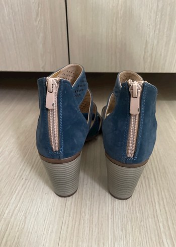 Mavi Süet Topuklu Sandalet - Görsel 3