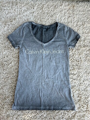 Calvin Klein Tshirt
