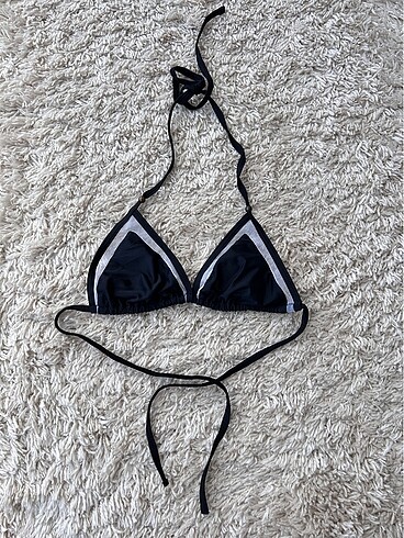 Üçgen Bikini Üstü